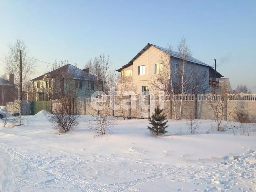 Дом в Красноярский край, Красноярск городской округ, пос. Солонцы пер. ... - Фото 1