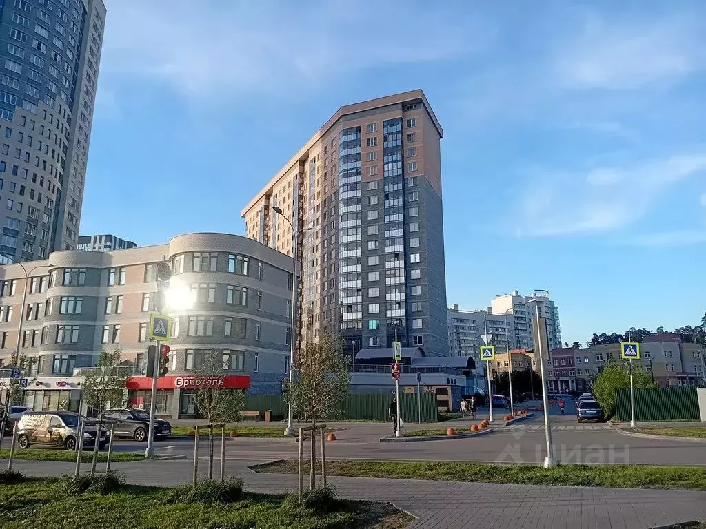 2-к кв. Свердловская область, Екатеринбург ул. Водоемная, 80/3 (65.0 ... - Фото 2