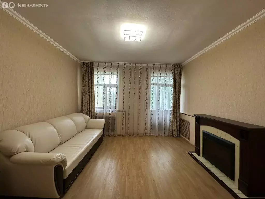 3-комнатная квартира: Октябрьский, улица Свердлова, 31 (81.3 м) - Фото 1
