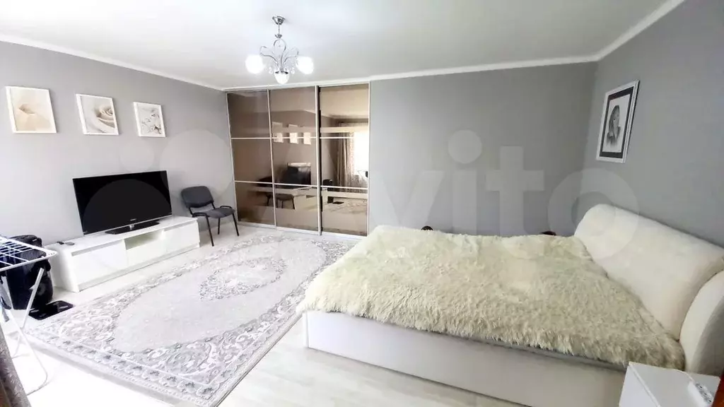 3-к. квартира, 100 м, 1/2 эт. - Фото 0