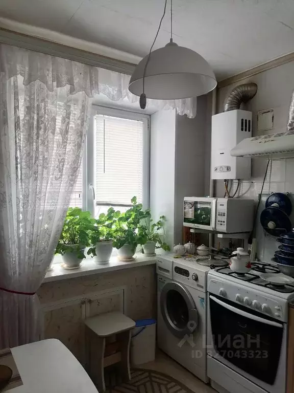 3-к кв. Волгоградская область, Камышин 4-й мкр, 63 (61.6 м) - Фото 1