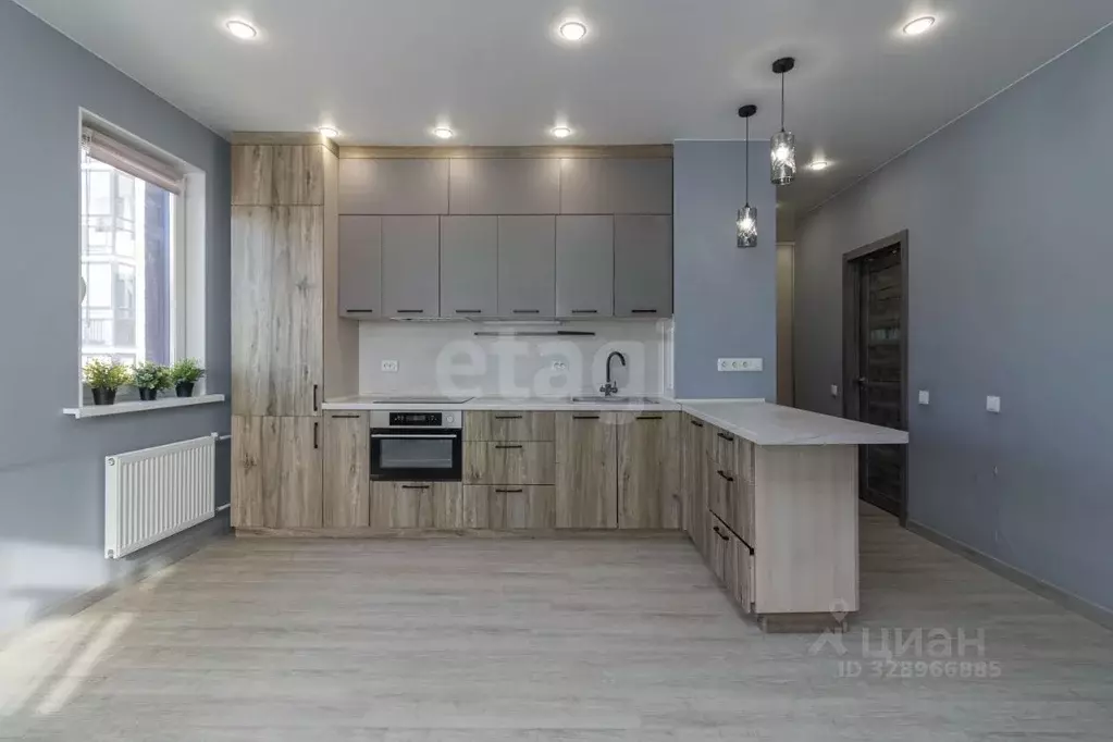 2-к кв. Тюменская область, Тюмень ул. Парада Победы, 17 (61.0 м) - Фото 1