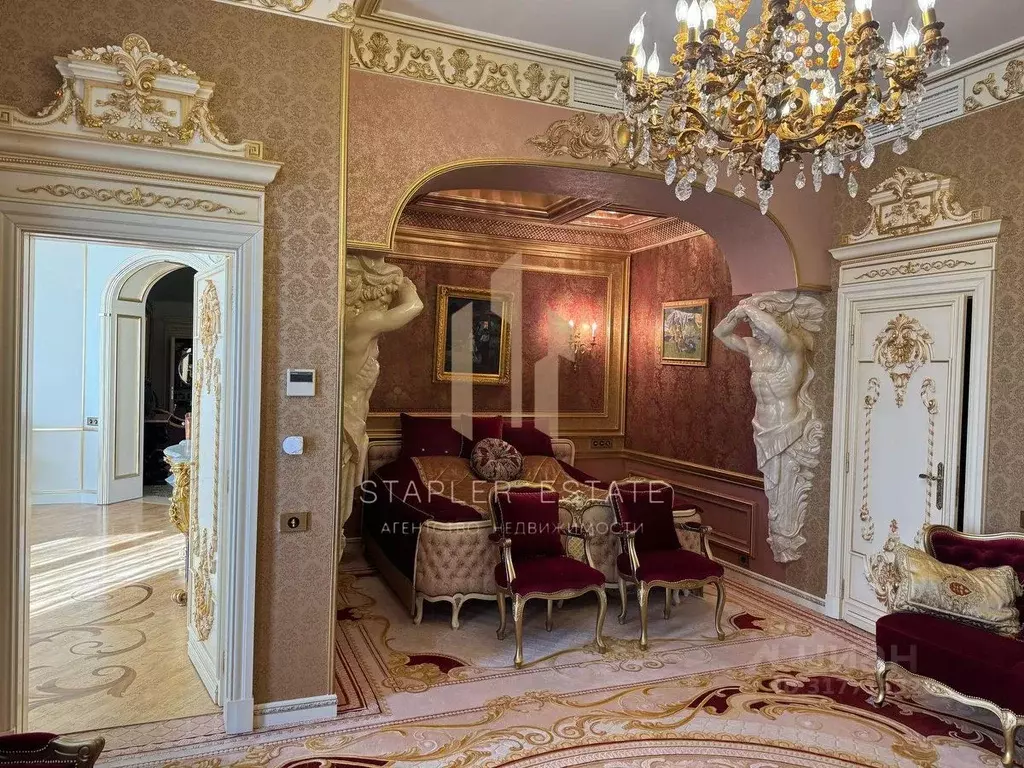 5-к кв. Москва Нежинская ул., 1к3 (435.0 м) - Фото 0