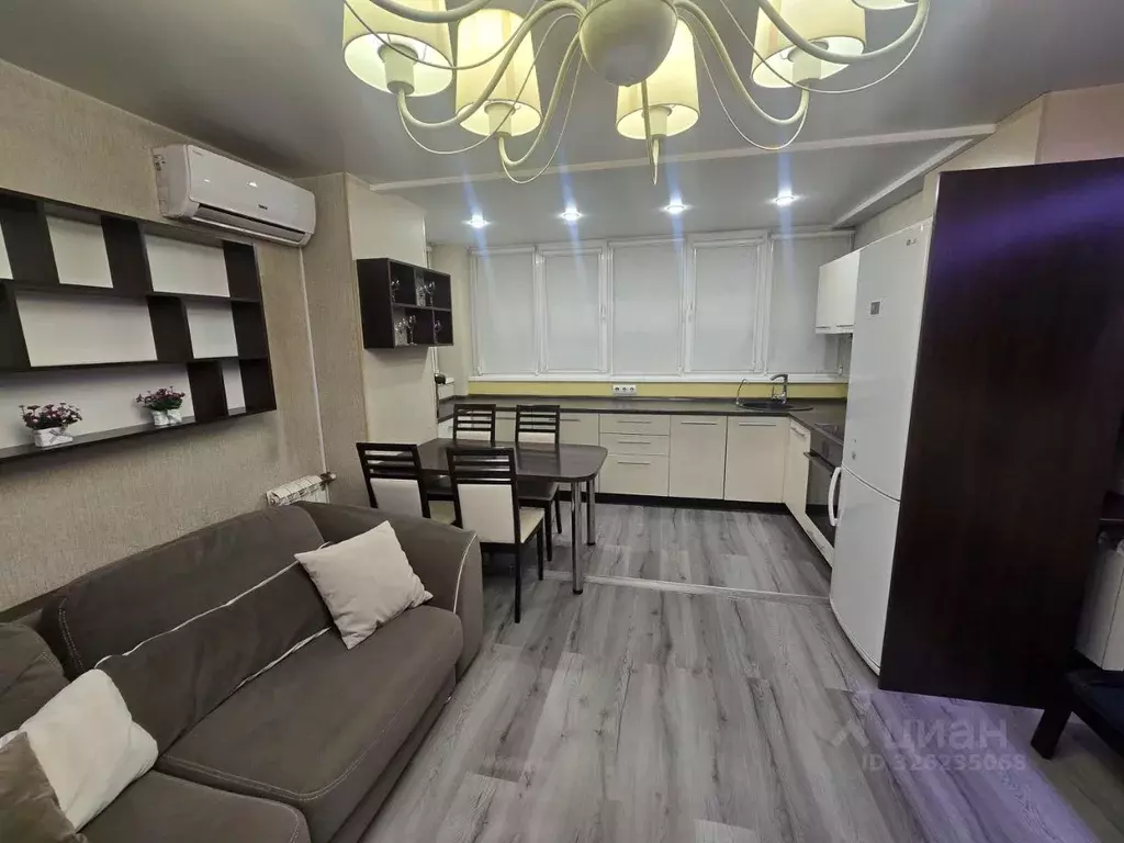 2-к кв. Красноярский край, Красноярск Светлогорская ул., 11А (49.2 м) - Фото 1