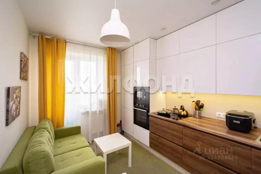 3-к кв. Новосибирская область, Новосибирск ул. Сибиряков-Гвардейцев, ... - Фото 1