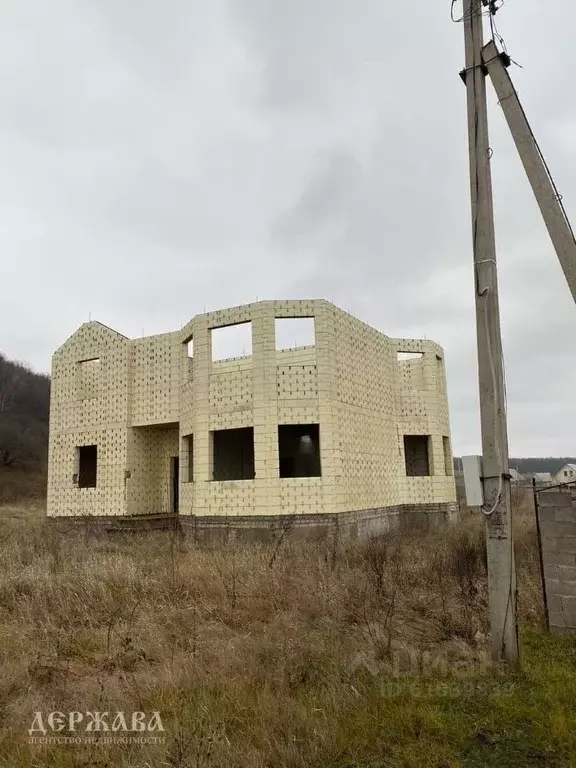 Коттедж в Белгородская область, Старооскольский городской округ, с. ... - Фото 1