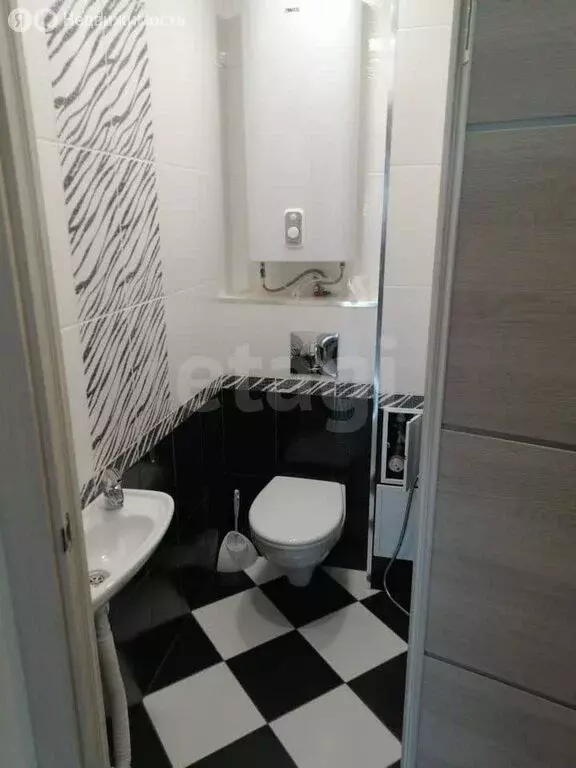 2-комнатная квартира: Барнаул, Молодёжная улица, 111 (49.3 м) - Фото 1