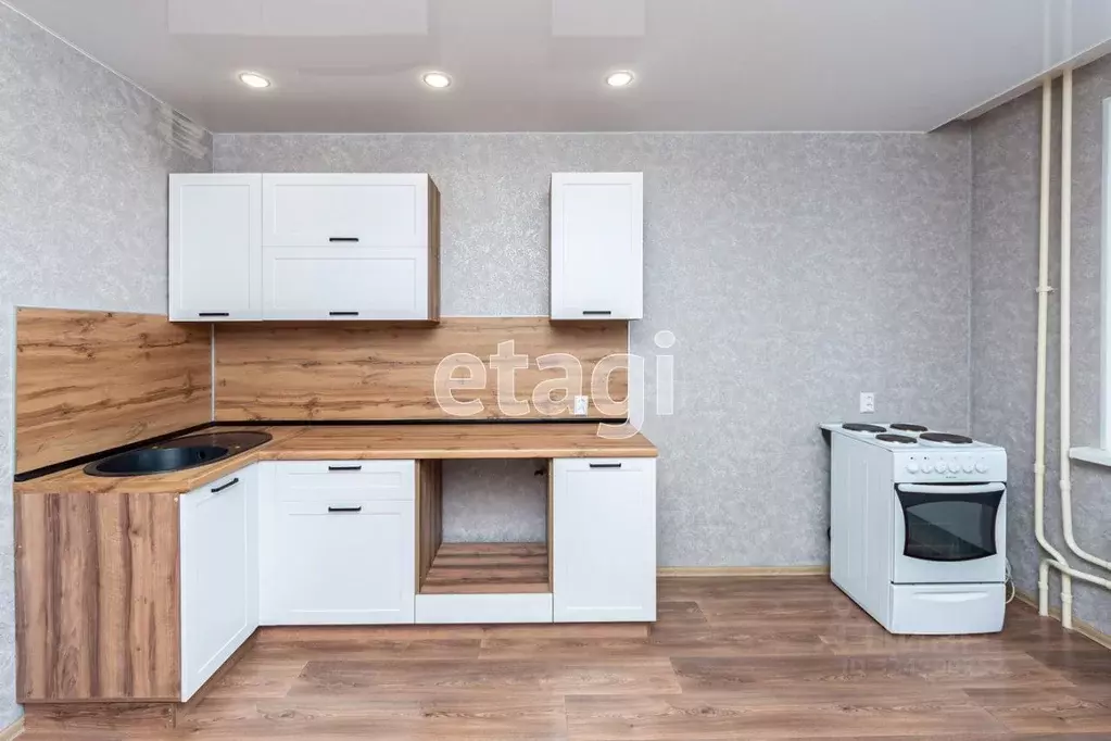 2-к кв. Тюменская область, Тюмень ул. Николая Никитина, 2к1 (67.2 м) - Фото 1