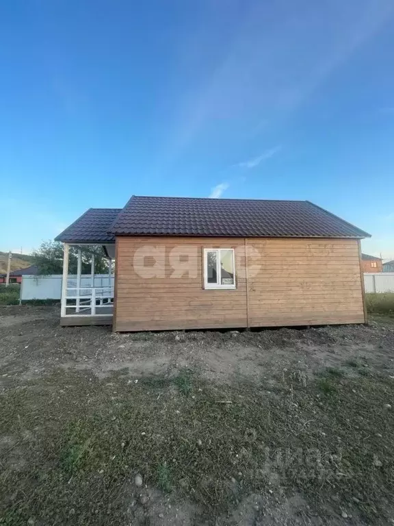 Дом в Краснодарский край, Новокубанский район, пос. Прикубанский ... - Фото 1