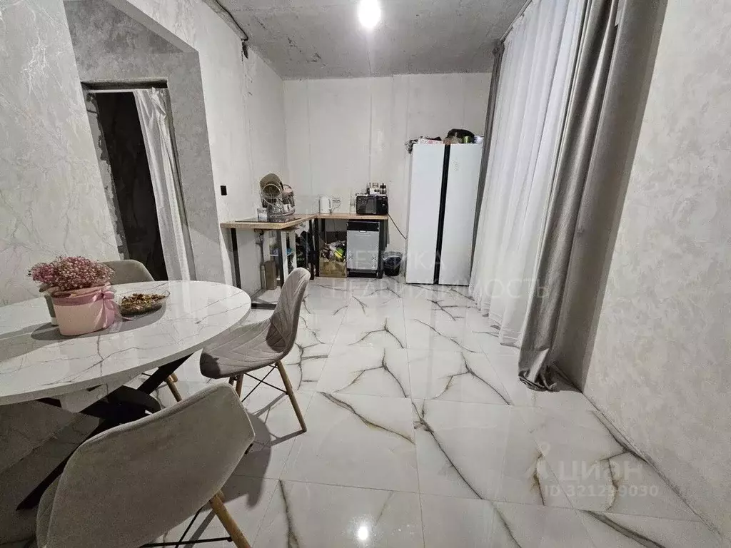 3-к кв. Тюменская область, Тюмень Дамбовская ул., 29к1 (68.1 м) - Фото 0