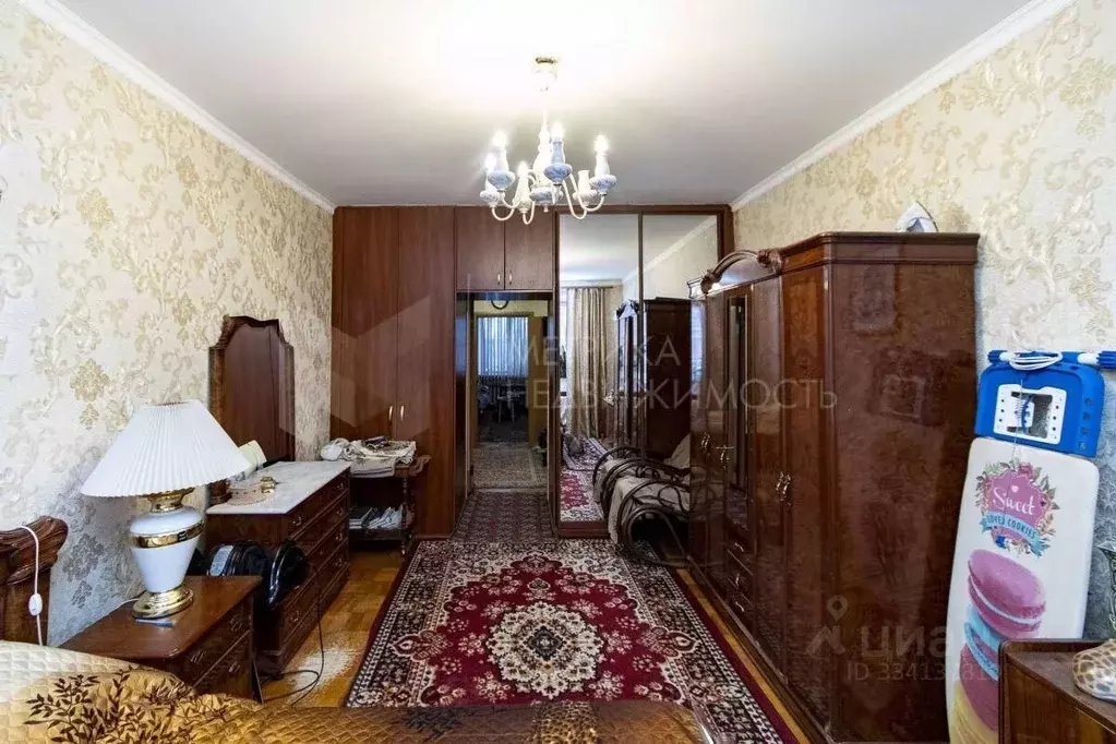 3-к кв. Тюменская область, Тюмень ул. Салтыкова-Щедрина, 36 (81.3 м) - Фото 0