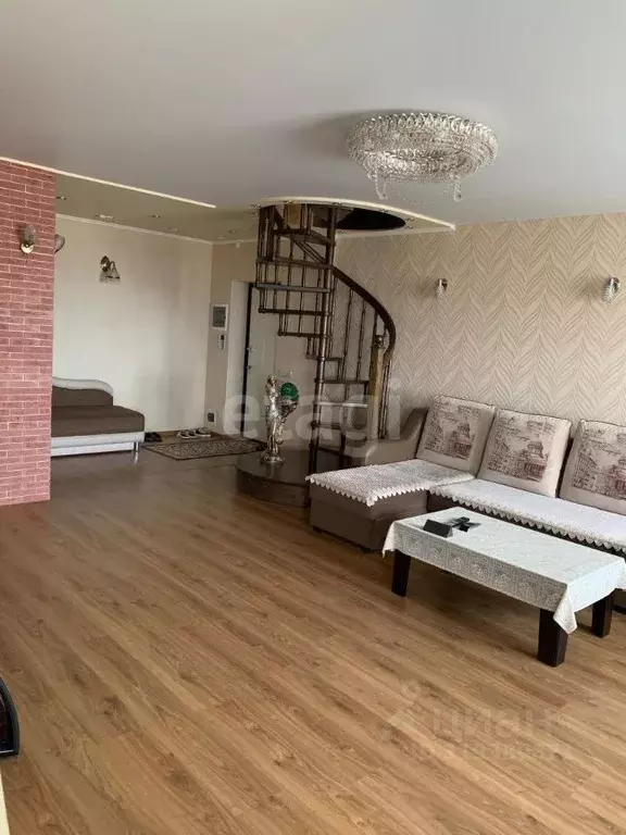 4-к кв. Коми, Сыктывкар ул. Клары Цеткин, 10 (178.0 м) - Фото 0