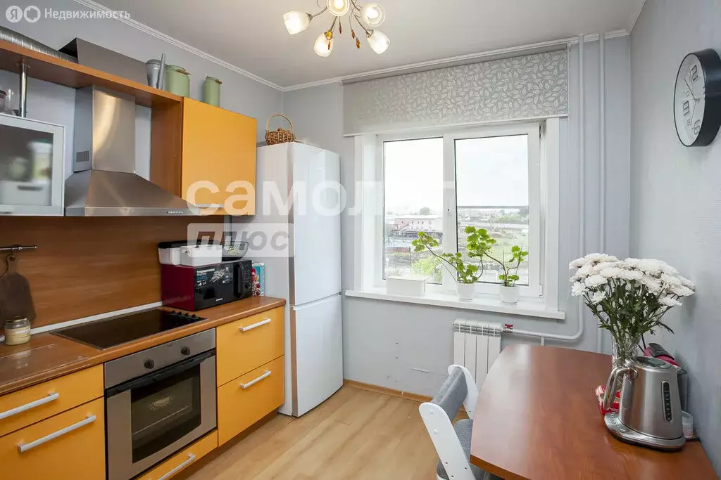 3-комнатная квартира: Кемерово, улица Свободы, 25А (61.4 м) - Фото 0