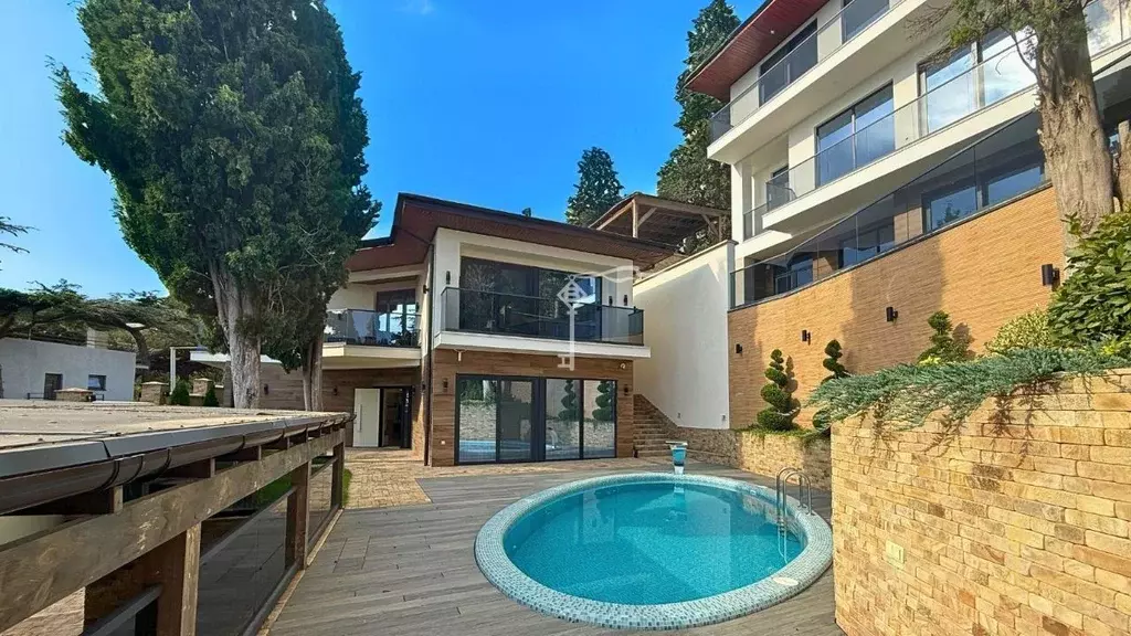 Дом в Крым, Ялта муниципальный округ, Массандра пгт ул. Мира, 4А (620 ... - Фото 0