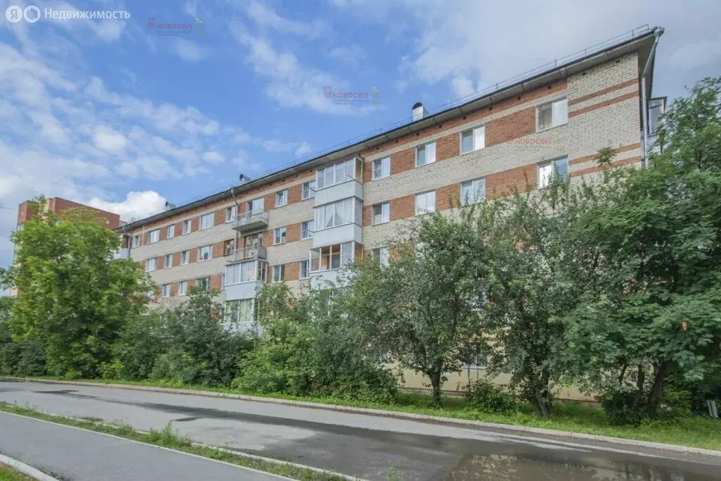 3-комнатная квартира: Берёзовский, Театральная улица, 16 (60 м) - Фото 1