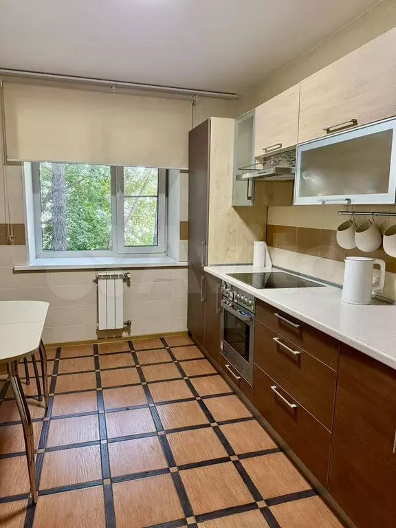 2-к. квартира, 60 м, 1/6 эт. - Фото 0