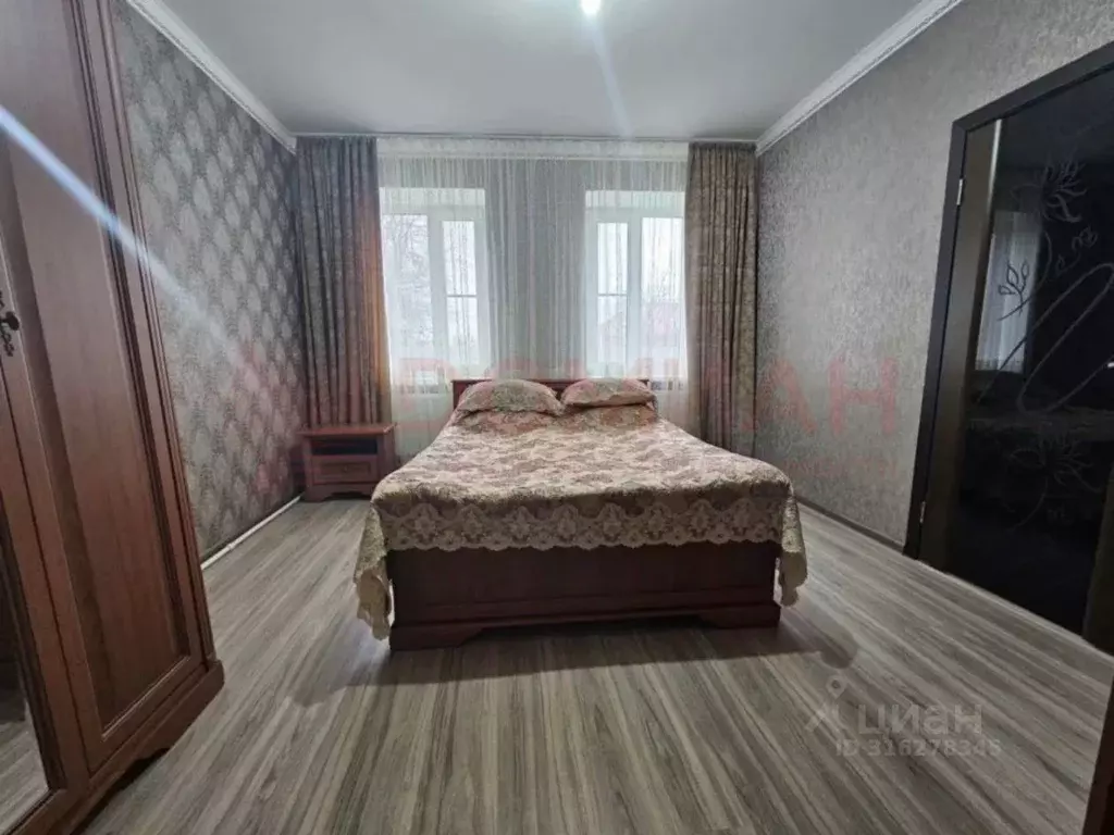 Дом в Ростовская область, Зерноград Интернациональная ул., 42 (120 м) - Фото 1