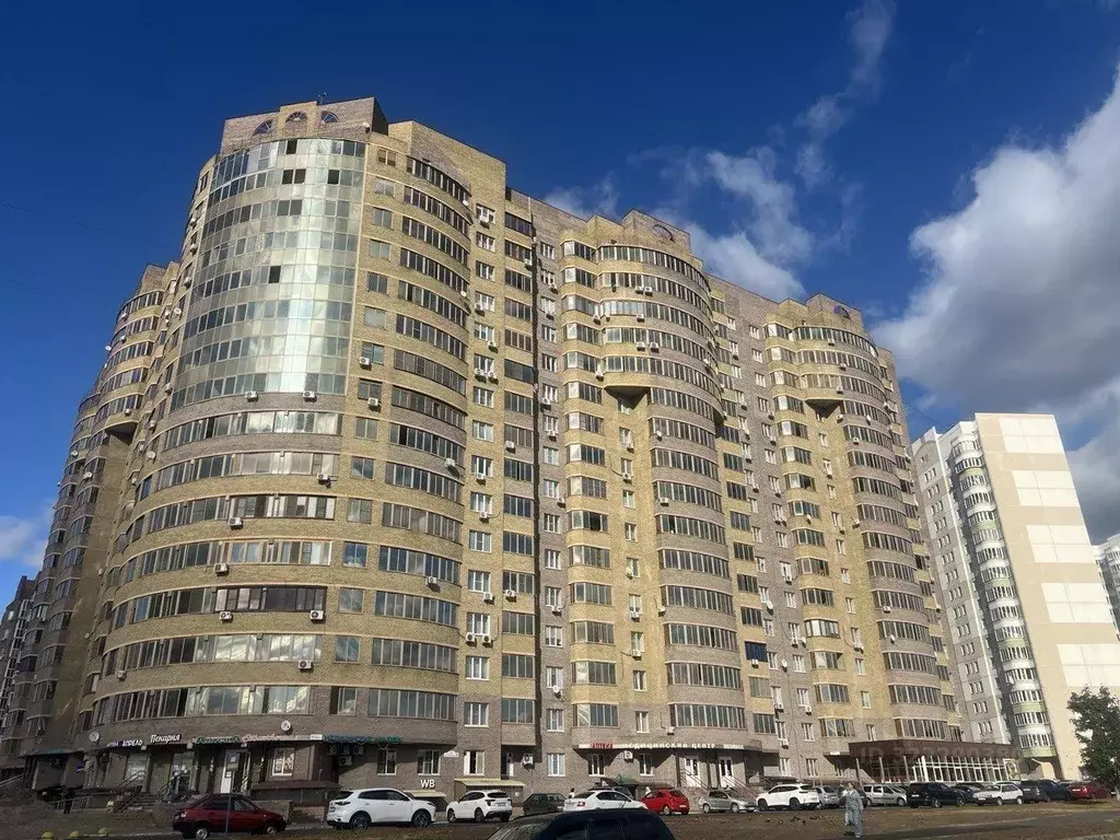 3-к кв. Курская область, Курск просп. Вячеслава Клыкова, 92 (85.5 м) - Фото 1