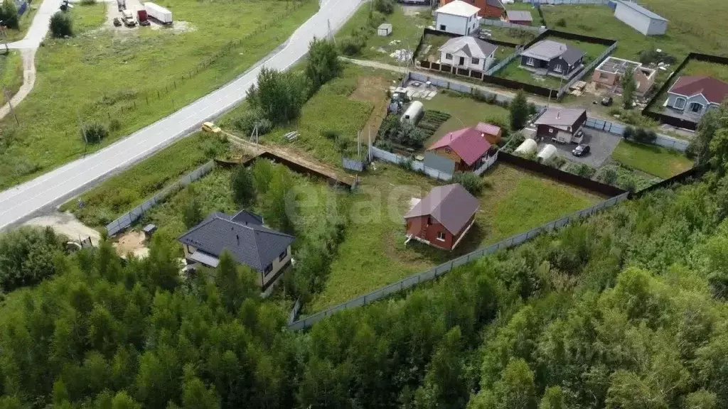 Участок в Тюменская область, Тюменский район, д. Ушакова, Молодежный ... - Фото 0