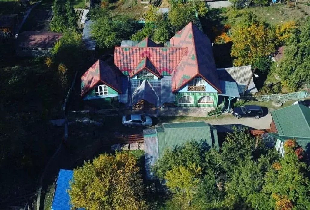 Дом в Карачаево-Черкесия, Теберда Карачаевский городской округ, ул. ... - Фото 1