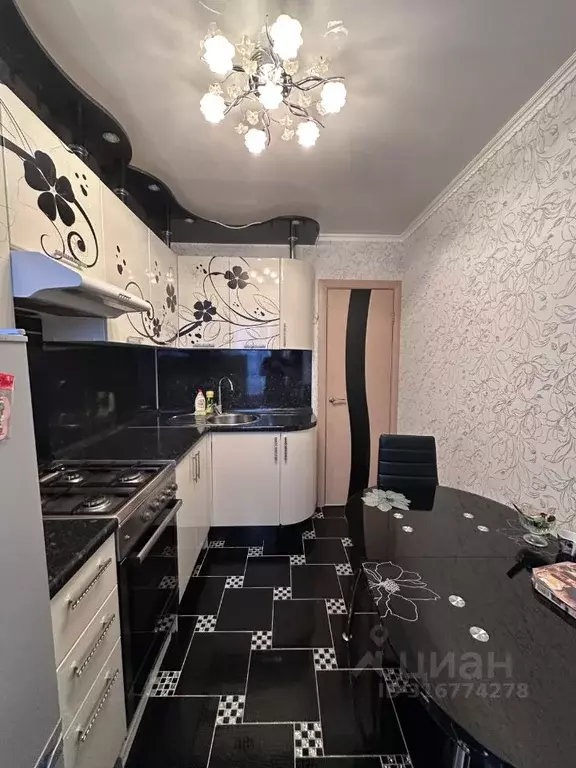 1-к кв. Татарстан, Казань ул. Братьев Касимовых, 56 (33.4 м) - Фото 0