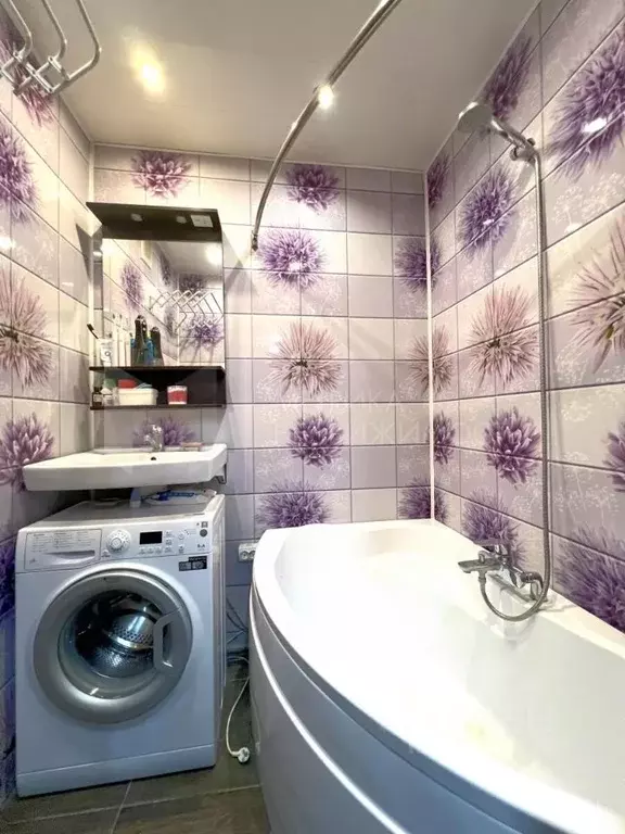 2-к кв. Тюменская область, Тюмень ул. Западносибирская, 14 (50.5 м) - Фото 1