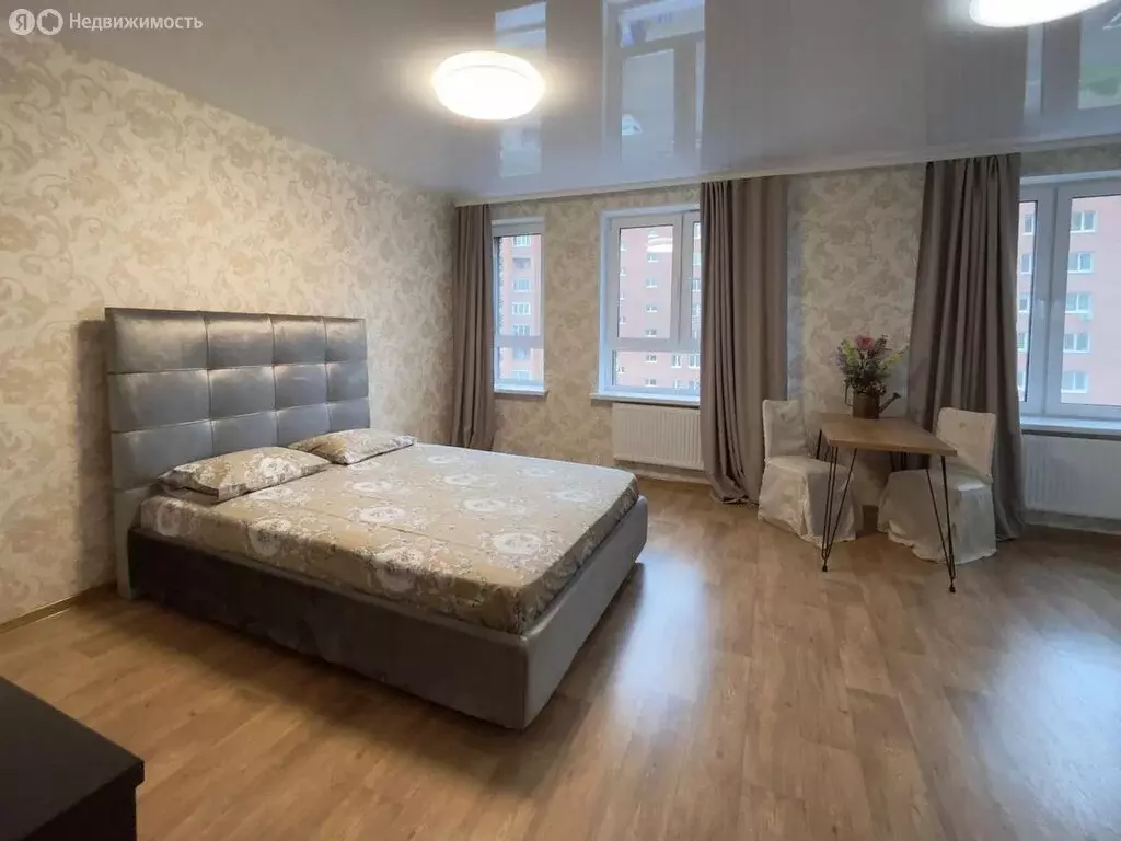 Квартира-студия: Екатеринбург, улица Новаторов, 8 (33.2 м) - Фото 1