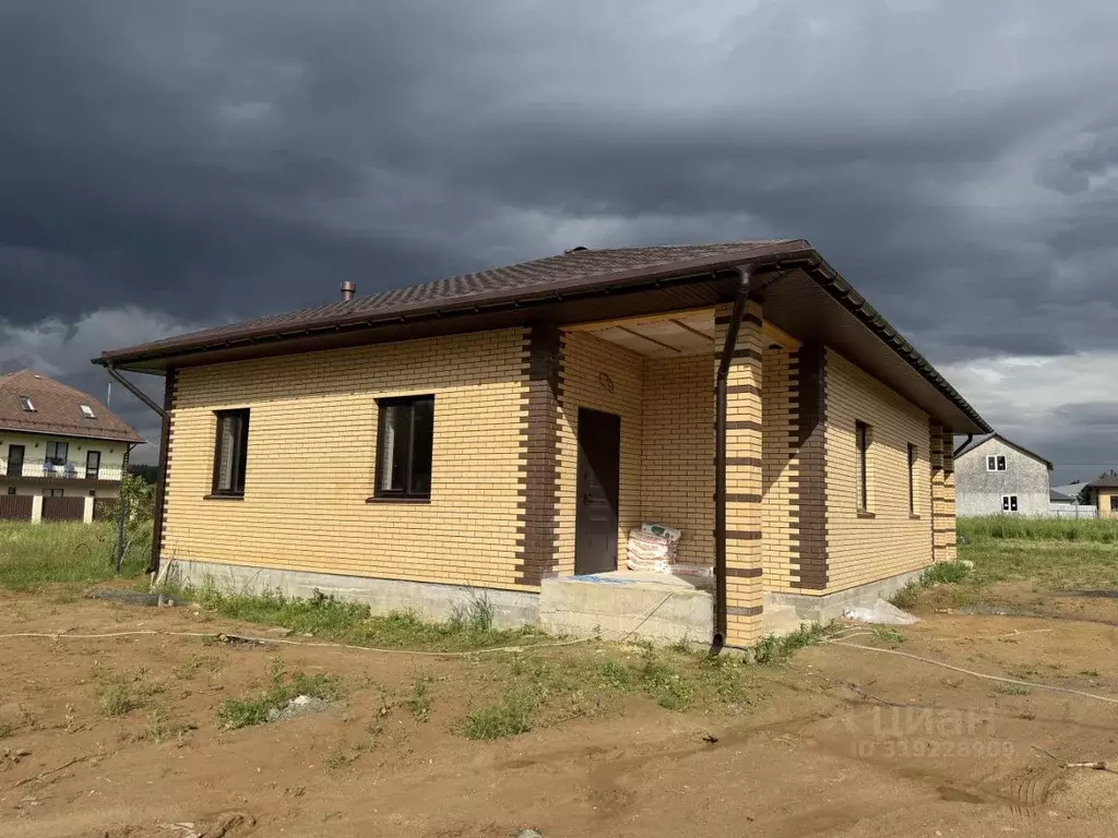 Дом в Калужская область, Жуковский район, Совхоз Победа с/пос, д. ... - Фото 2