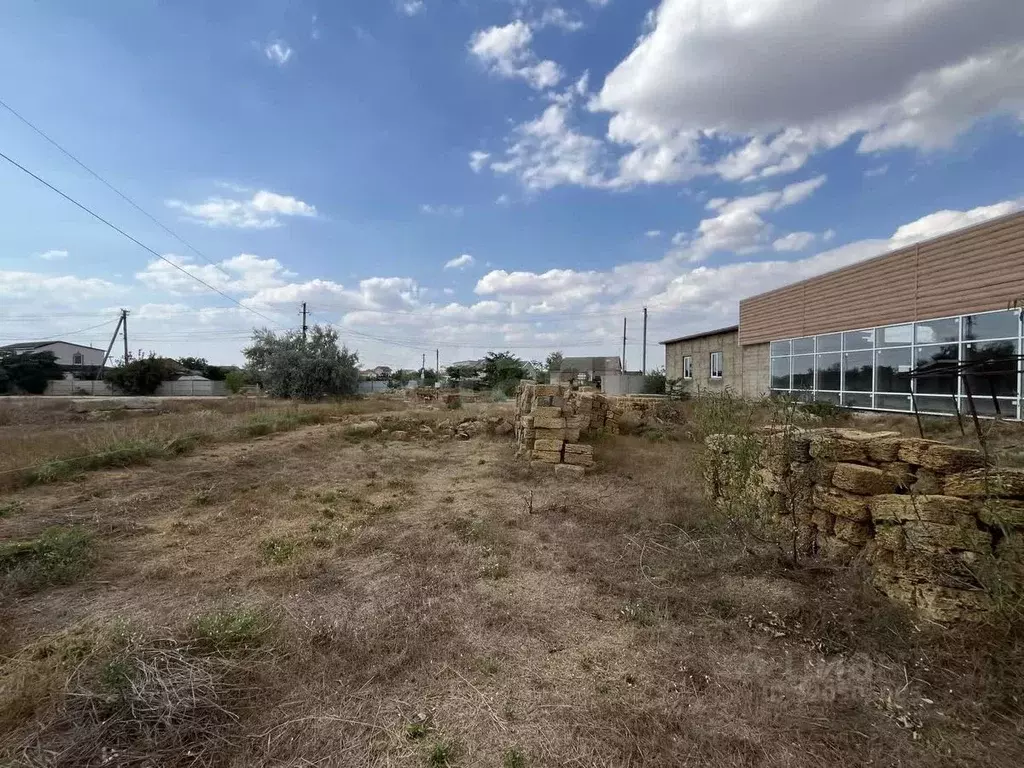 Участок в Крым, Сакский район, Ореховское с/пос, с. Михайловка ул. ... - Фото 1