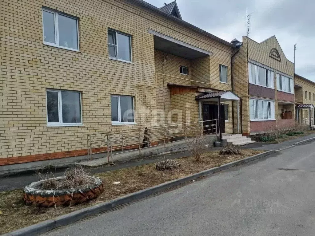 3-к кв. Тюменская область, Ялуторовский муниципальный округ, с. ... - Фото 1