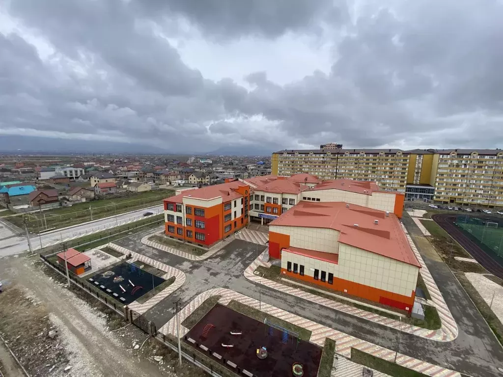 3-к кв. Дагестан, Каспийск ул. Зейнудина Батманова, 16 (92.27 м) - Фото 1