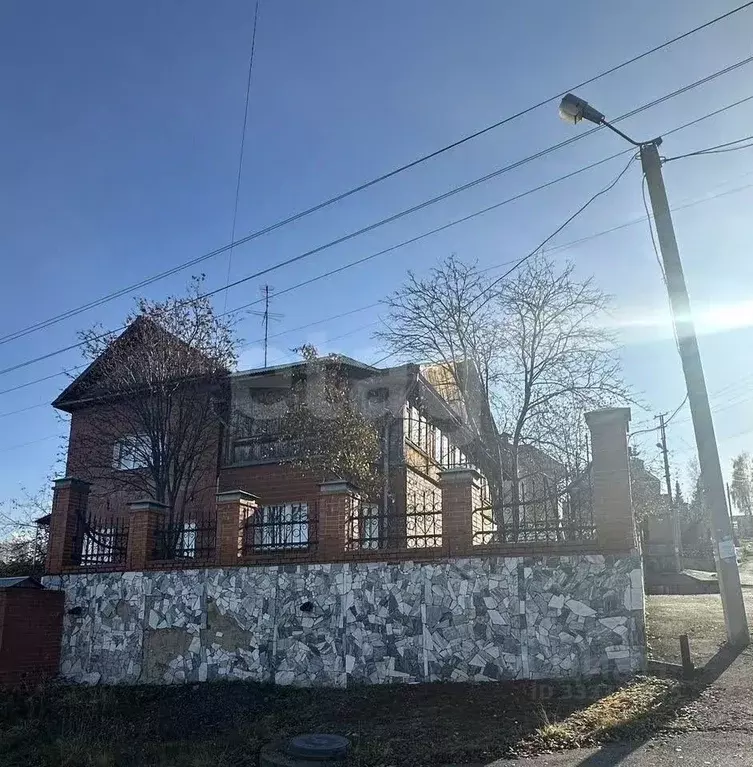 Дом в Челябинская область, Миасс ул. Ермака, 54 (413 м) - Фото 1