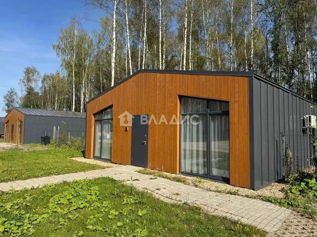 Дом в Калужская область, Боровский район, Совьяки с/пос, д. Петрово  ... - Фото 1