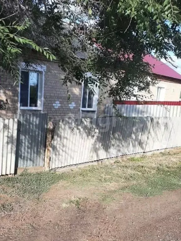 Дом в Оренбургская область, Сакмарский район, с. Никольское Новая ул., ... - Фото 1