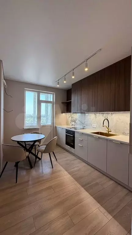 2-к. квартира, 60 м, 14/25 эт. - Фото 0