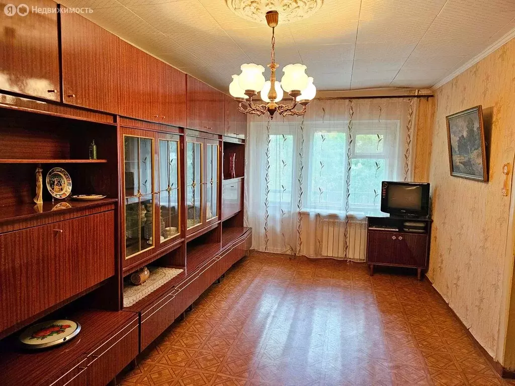 3-комнатная квартира: Саратов, улица имени Н.Е. Жуковского, 21 (56.3 ... - Фото 1