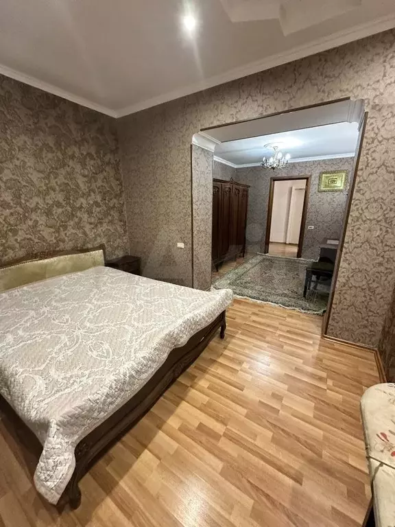 4-к. квартира, 130 м, 2/5 эт. - Фото 1