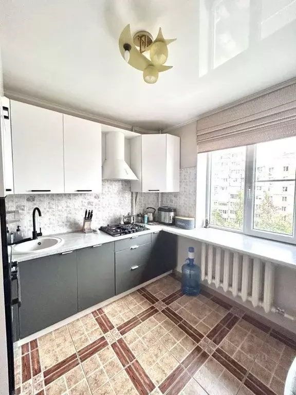 4-к кв. Белгородская область, Белгород ул. Щорса, 45а (82.9 м) - Фото 1