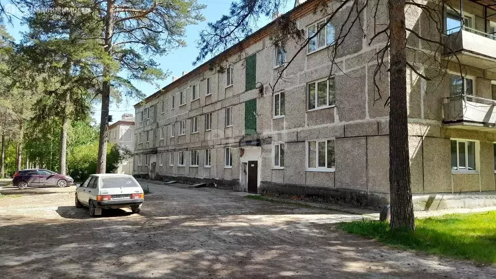 3-комнатная квартира: Сухой Лог, улица Разина, 1 (66.8 м) - Фото 0