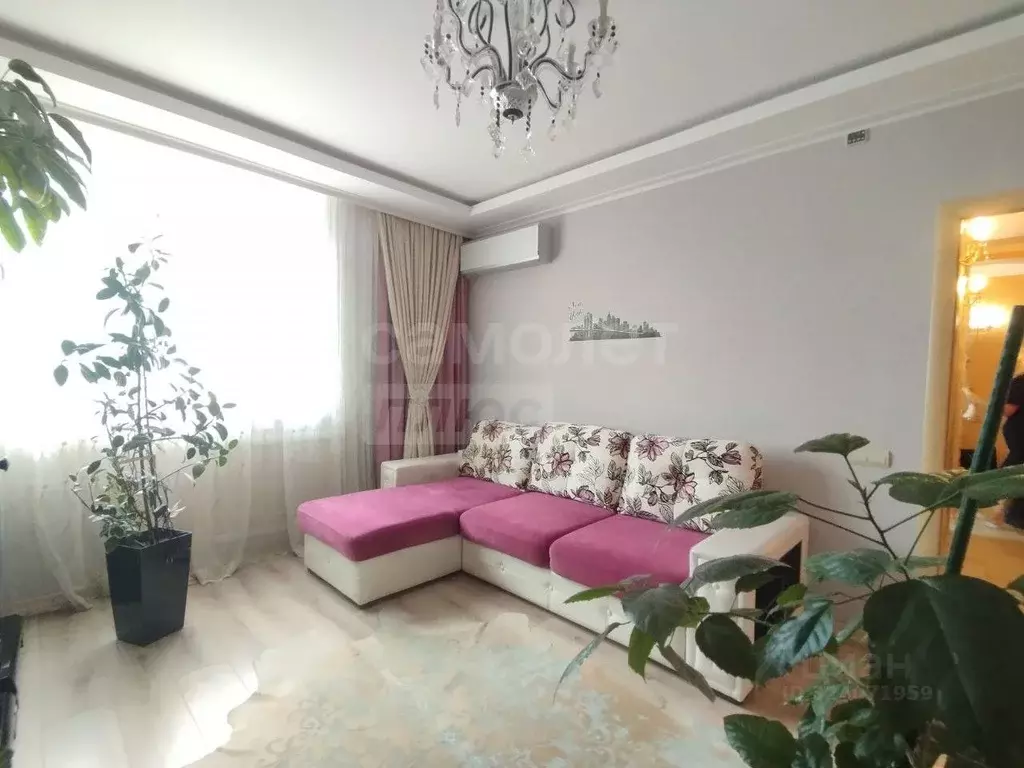 2-к кв. Оренбургская область, Оренбург Салмышская ул., 70/2 (59.8 м) - Фото 1