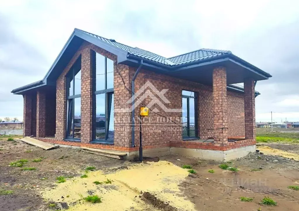 Дом в Татарстан, Лаишевский район, Кирбинское с/пос, д. Травкино ул. ... - Фото 1