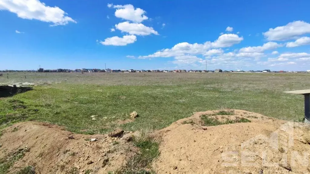 Участок в Крым, Сакский район, с. Уютное  (5.6 сот.) - Фото 0