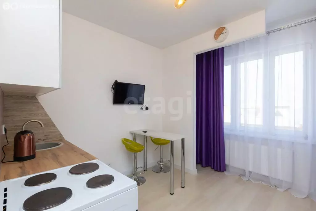 Квартира-студия: Тюмень, улица Надира Сагдеева, 2 (19 м) - Фото 1