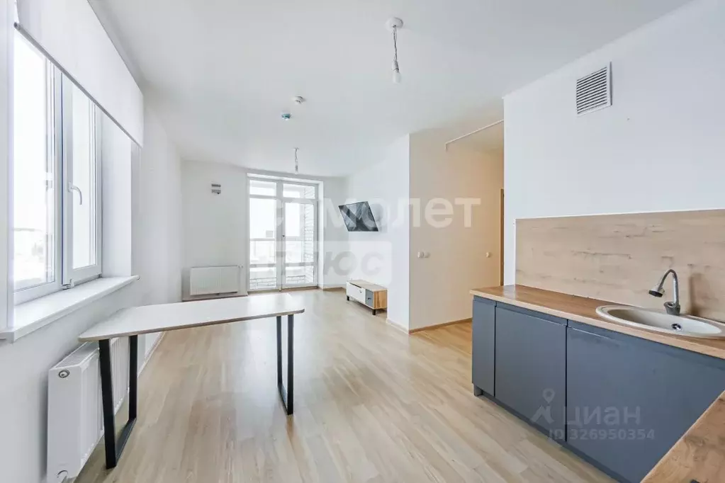 2-к кв. Свердловская область, Екатеринбург ул. Победы, 102 (68.0 м) - Фото 1