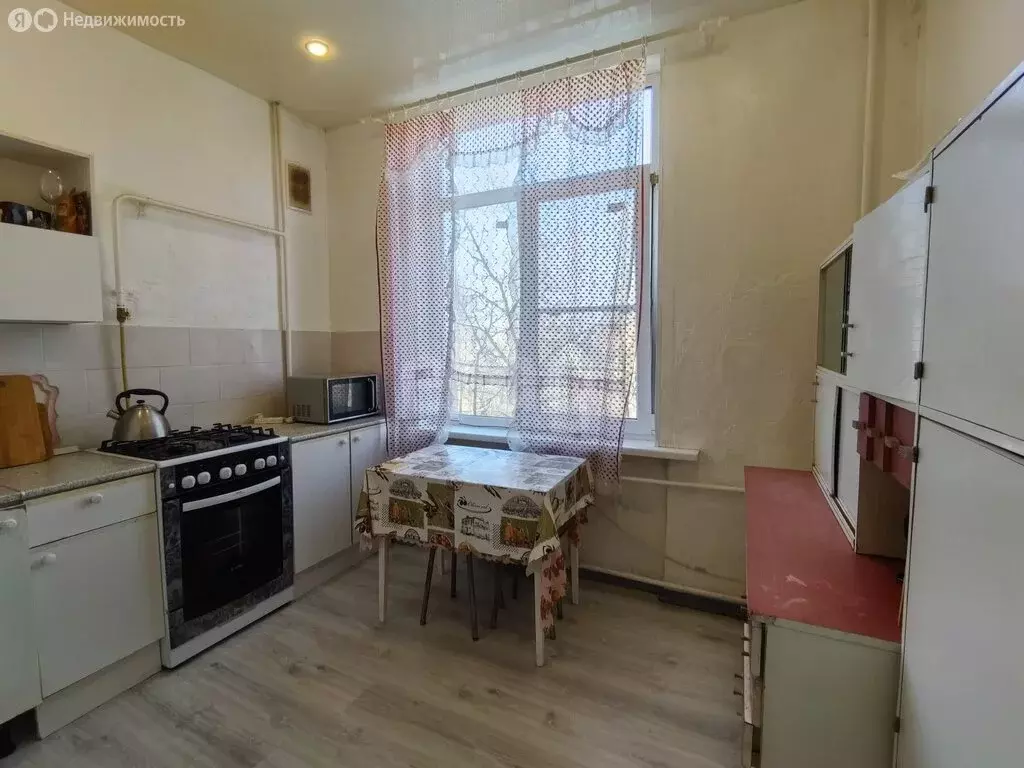 3-комнатная квартира: Череповец, улица Милютина, 17 (76.6 м) - Фото 1