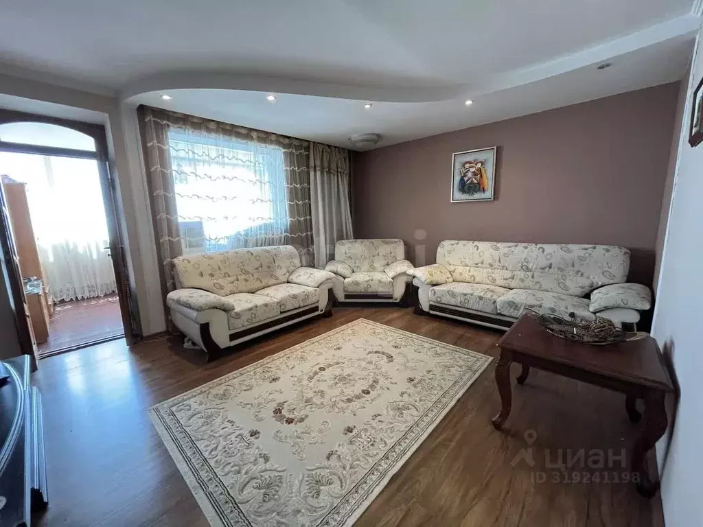 3-к кв. Приморский край, Владивосток ул. Ладыгина, 17 (73.4 м) - Фото 0