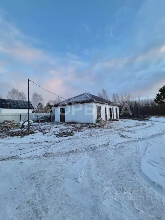 Дом в Тюменская область, Тюменский район Салаирский тракт, 14-й км (90 ... - Фото 0