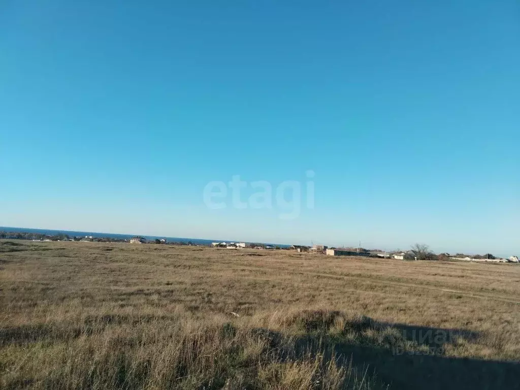 Участок в Крым, Ленинский район, Семисотское с/пос, с. Каменское ул. ... - Фото 1