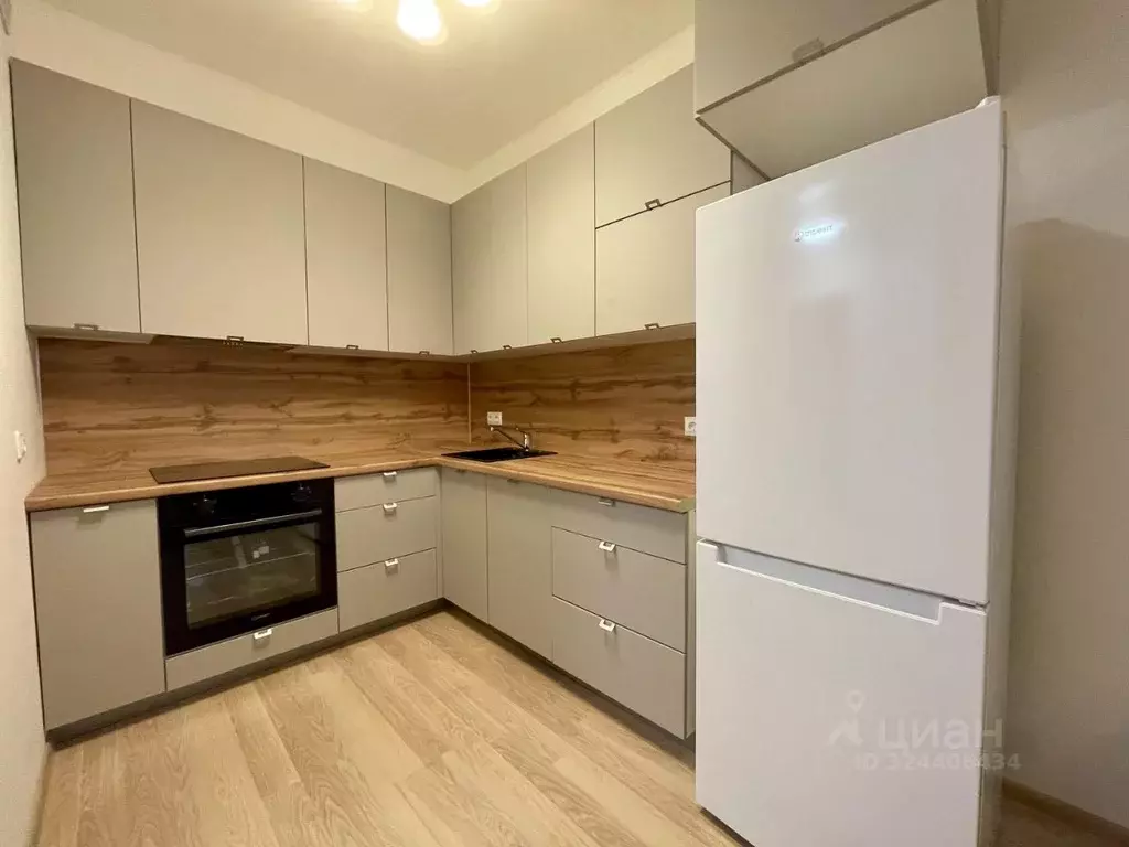 1-к кв. Свердловская область, Екатеринбург ул. Гагарина, 9 (42.0 м) - Фото 0