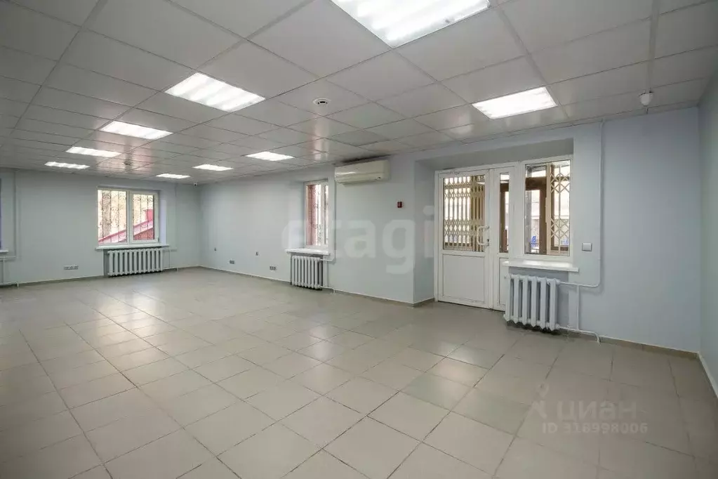 Торговая площадь в Тюменская область, Тюмень Полевая ул., 27к1 (83 м) - Фото 0